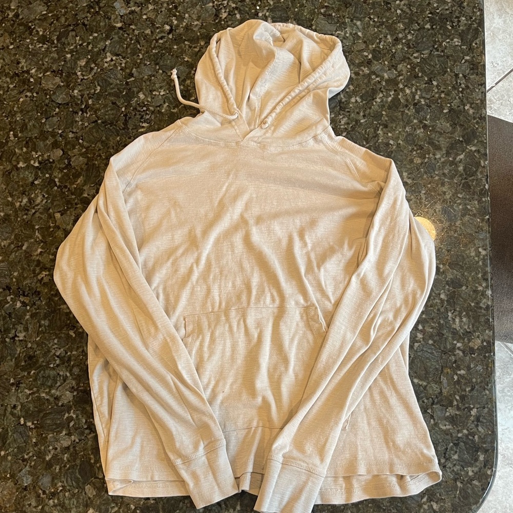 PD&C lightweight hoodie. Size: XL